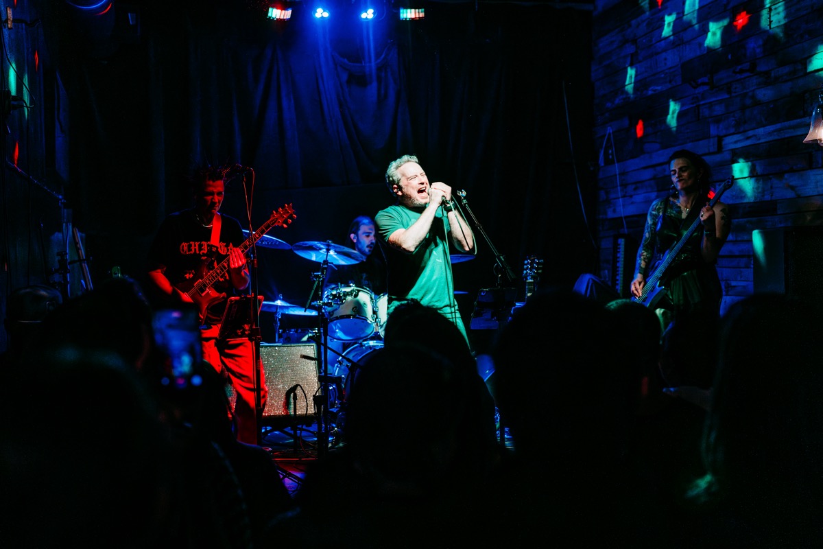 Flannel Sheets performing live